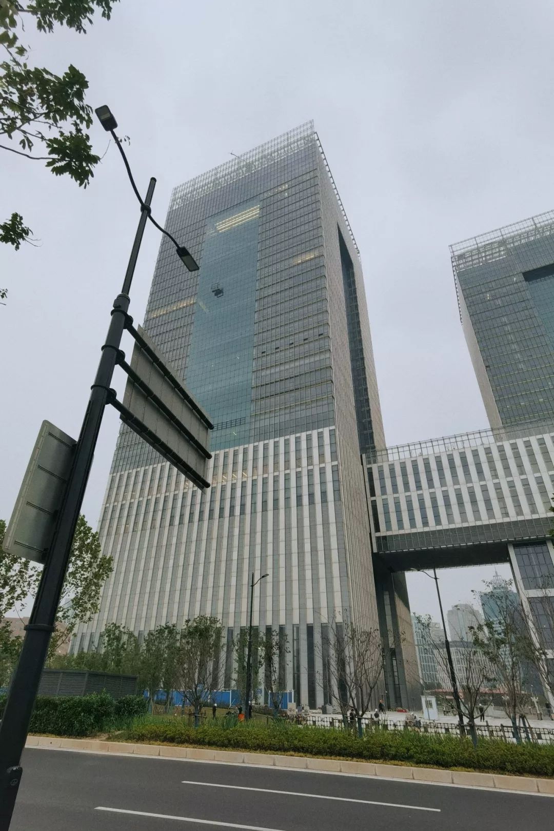 华辉精品工程上海国金中心上交所全新面貌瞩目起航